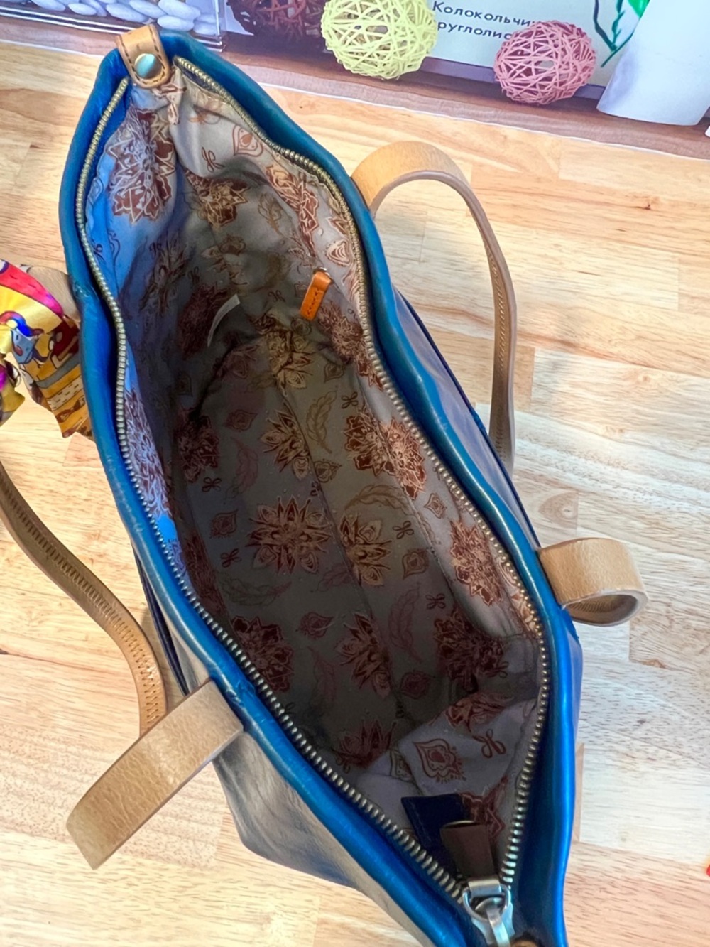 HOBO Cecily Leather Tote Shoulder Bag in Deep Teal Blue with Tan Straps - Picture 9 of 12
